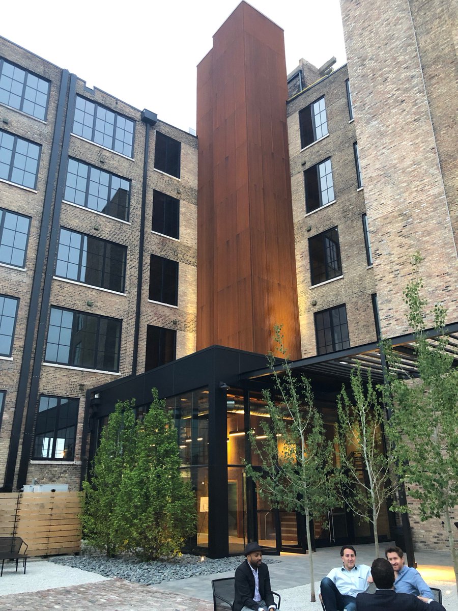 HolabirdRoot's tweet photo. Check out our recent repositioning project at Farpoint Development’s 1308 N. Elston property. The old metalcraft building given new life! #HolabirdandRoot #FarpointDev #1308NElston #chicagoarchitecture
https://t.co/xpjG8aRKvy https://t.co/eX9yMSp2YG