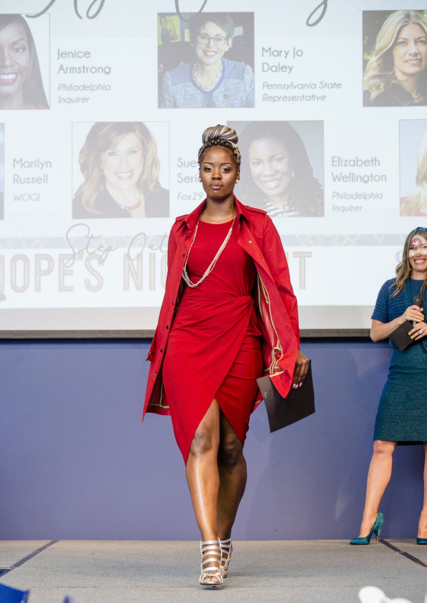 thewardrobeorg's tweet photo. Career Wardrobe client and entrepreneur, Sharisse looks amazing walking the runway at Hope's Night Out! This mother of four and grandmother of one, credits Career Wardrobe for inspiring her to follow her dreams.
#TestimonialTuesday #Morethanclothes #HopesNightOut https://t.co/eoZTTgkaGZ