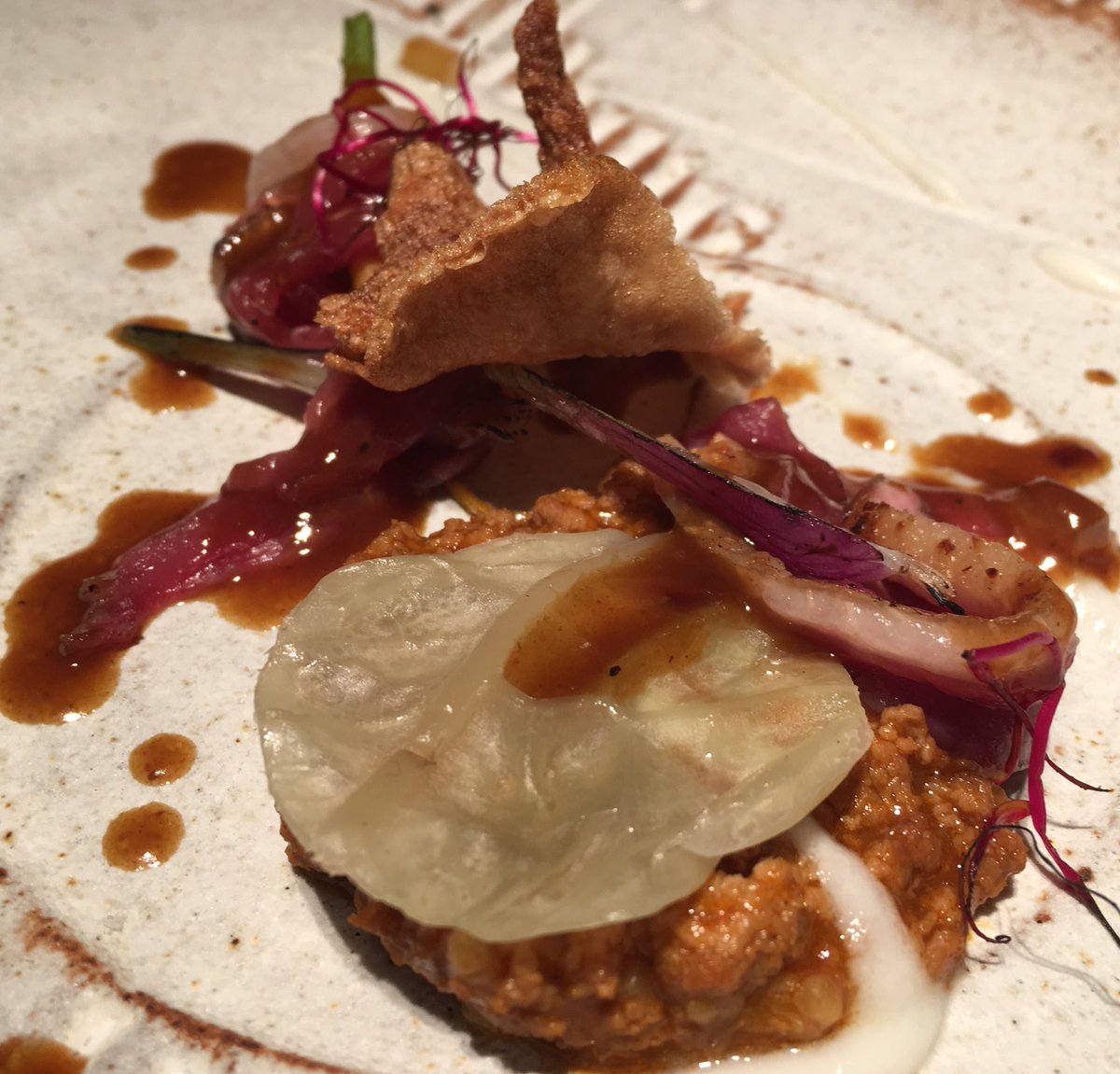 Muy redondo el menú degustación de <a href="/chef_yeyo/">Aurelio Morales</a> en <a href="/CeboRestaurant/">CEBO Madrid</a>. Mucha técnica. Estrella merecida. Pulpo, pulpito y verduras marinas, arroz alicantino de “salmorreta”, rodaballo homenaje a Pinotxo de La Boquería, pato madurado con goulash y cresta suflada.