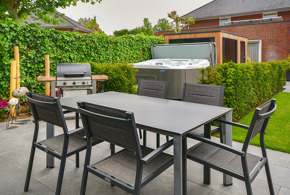 CoastSpas's tweet image. Create your own backyard wellness center! This outdoor oasis was created by @VSBwellness . Visit coastspas.com to find your backayrd expert. #CoastSpas #HotTubs #BackyardExperts #BackyardDesign #Wellness