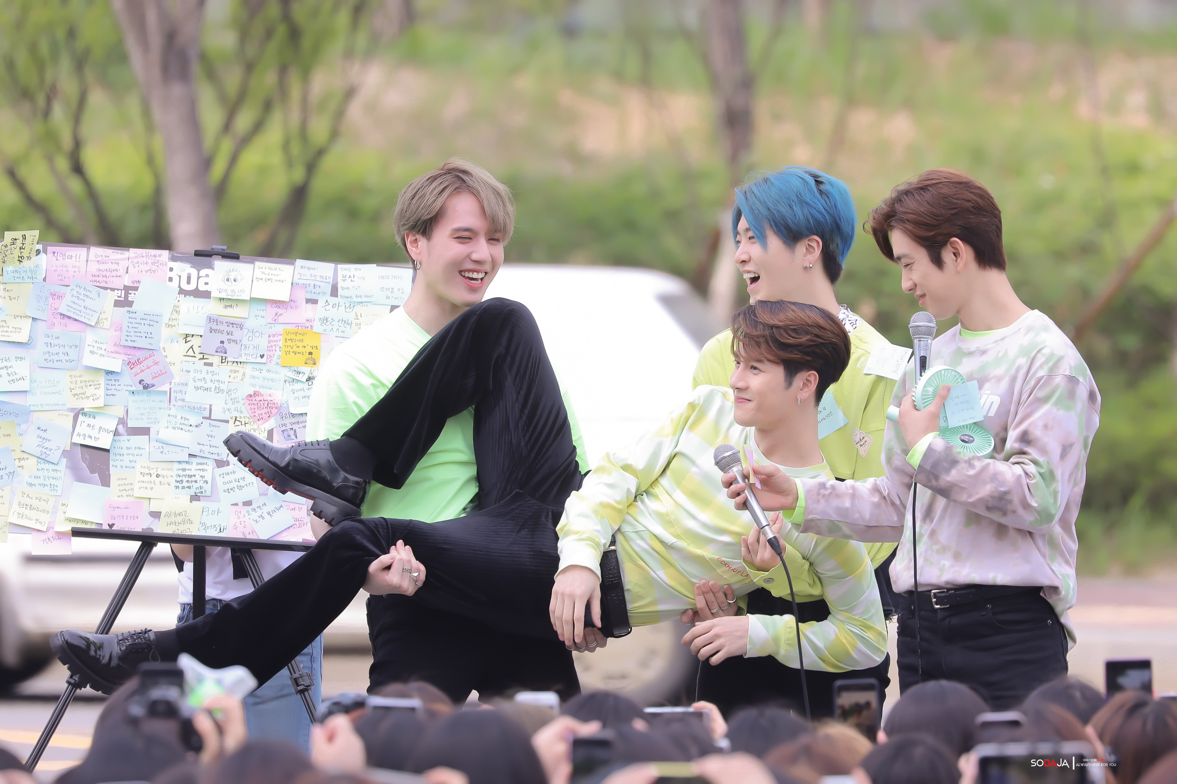 D8zButJWwAA67wB.jpg:orig