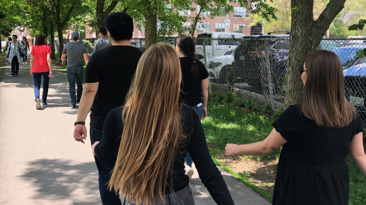 theworksdesign's tweet photo. The sun is out, the sneakers are on and we are loving our #WeekdayWalks! Our team is officially kicking off our first of many #WeekdayWalks of 2019! ☀️ 👟 https://t.co/4dSPsZ1xaX