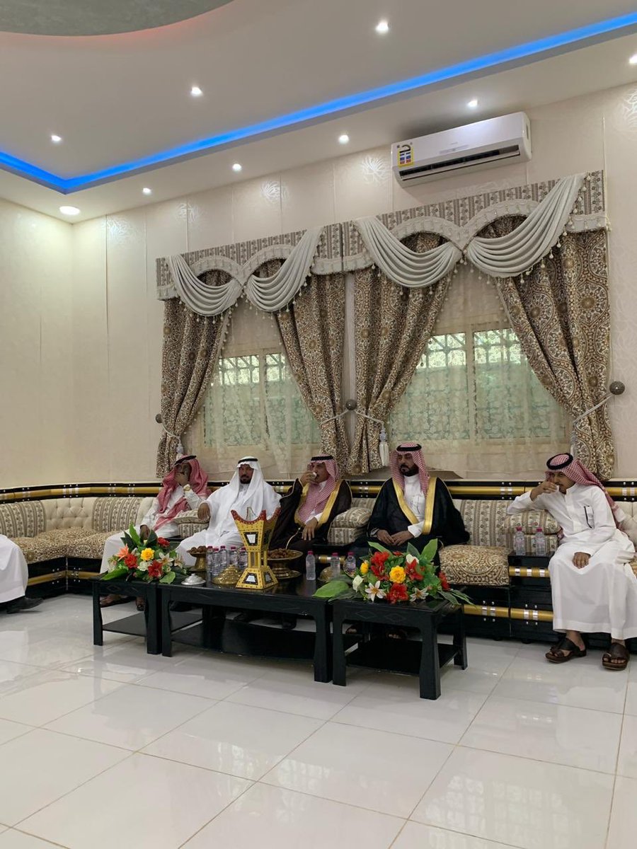 aldahalees's tweet photo. زيارة الشيخ/سعود بن محمد الفرم و لجنة #عتق_رقبه_عميد_الحربي 
للشيخ/عباس بن عبدالله بن دهيليس رئيس مركز المخرم وأخيه الشيخ/ متعب بن عبدالله بن دهيليس ، ضمن سلسلة الزيارات المجدولة لمشايخ و أعيان قبيلة حرب، وقد ابدوا استعدادهم في الحث والمساهمة والمشاركة مع ابناء القبيلة . https://t.co/pk6ym5aGom