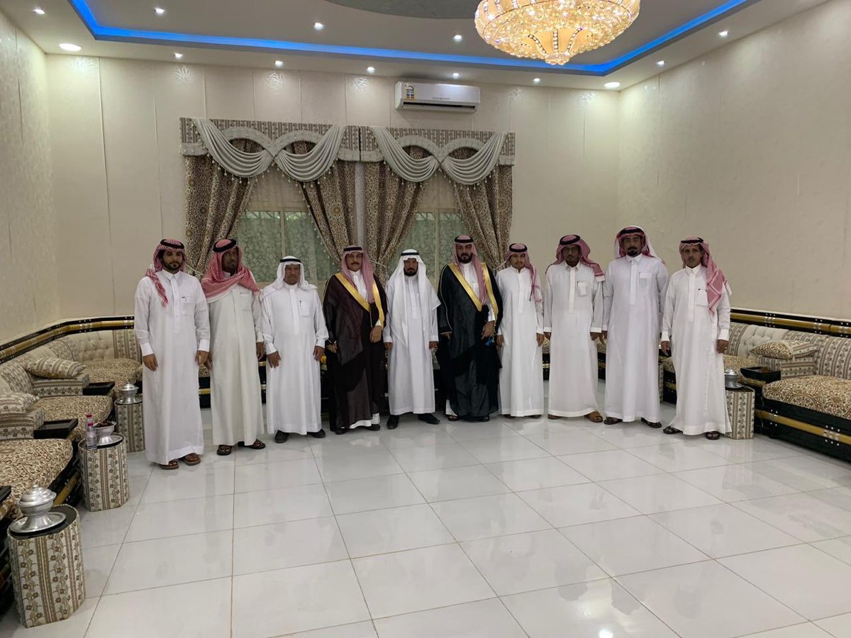 aldahalees's tweet photo. زيارة الشيخ/سعود بن محمد الفرم و لجنة #عتق_رقبه_عميد_الحربي 
للشيخ/عباس بن عبدالله بن دهيليس رئيس مركز المخرم وأخيه الشيخ/ متعب بن عبدالله بن دهيليس ، ضمن سلسلة الزيارات المجدولة لمشايخ و أعيان قبيلة حرب، وقد ابدوا استعدادهم في الحث والمساهمة والمشاركة مع ابناء القبيلة . https://t.co/pk6ym5aGom