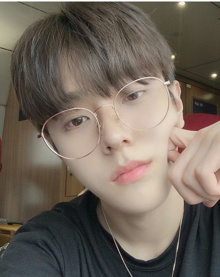 ₡️ⅱ️-$️ⅰ️₤️N💦Ft. มีมารยาทหน่อยฟอลกลับด้วยสิครับ tweet media