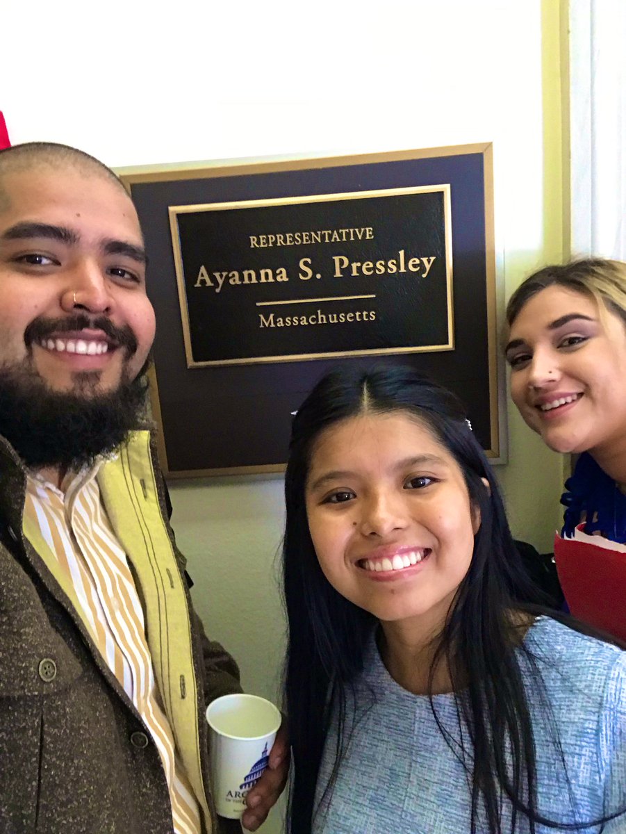 CalMexCenter's tweet photo. It was great chatting with the chief of staff at @RepPressley office and hearing their commitment to advocate to #ReinstateAdvanceParole. We need more champions to help amplify our voice! #AdvanceParoleVoices #CleanDreamActNow https://t.co/nO3mlACzfv