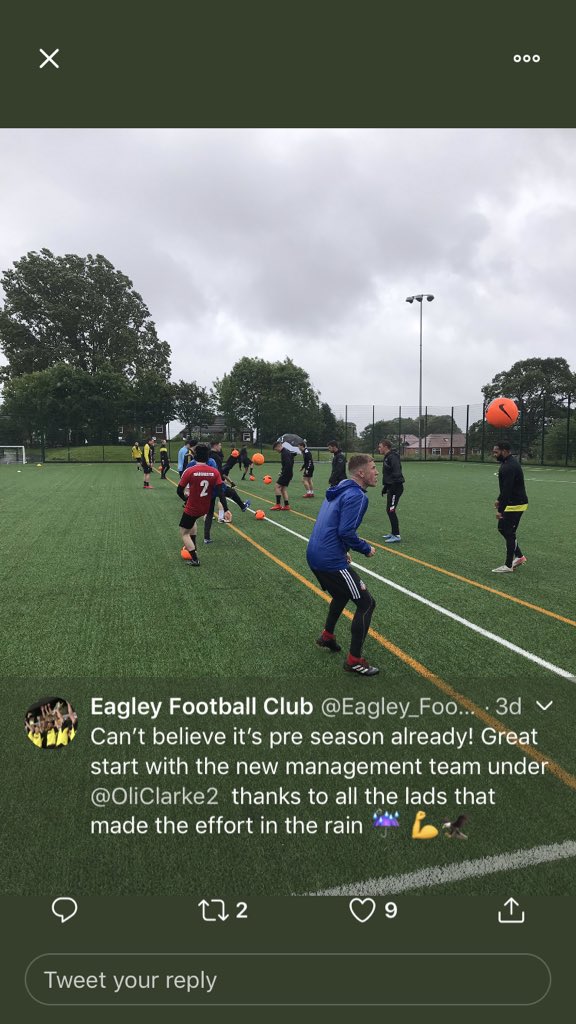 manorAstro's tweet photo. @Coppull_United Now is that not him on the right doing pre season for the Eagles ?? Madness https://t.co/ln2Ogi8B7j