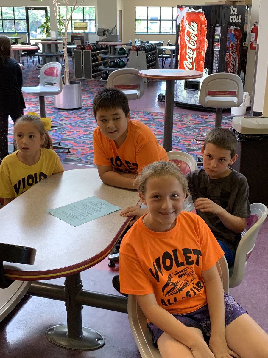 mrshoehing3's tweet image. We are enjoying an afternoon of bowling! #multigraders #MyLSPS @VioletAllStars #ateachersimpact