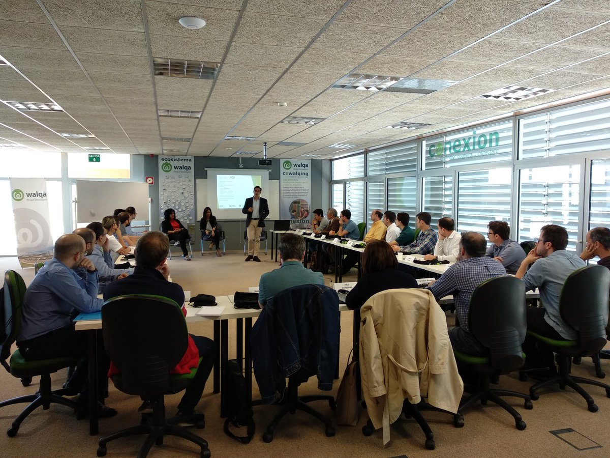 elenaclaros's tweet image. Inaugurada la II edición del máster #mbigdata con 25 profesionales @eoi @WALQAPT