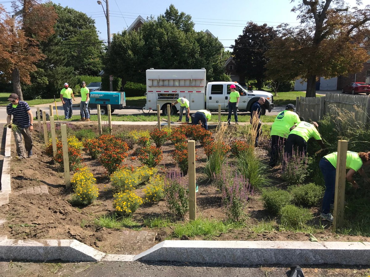 WendelCompanies's tweet photo. Learn how @BuffaloSewer's (BSA) Rain Check Program is continuing to support #greeninfrastructure projects in the City of #Buffalo. #engineering #ThinkWaterThinkWendel
https://t.co/Q5SMZBb5MV https://t.co/4648c2bqIP