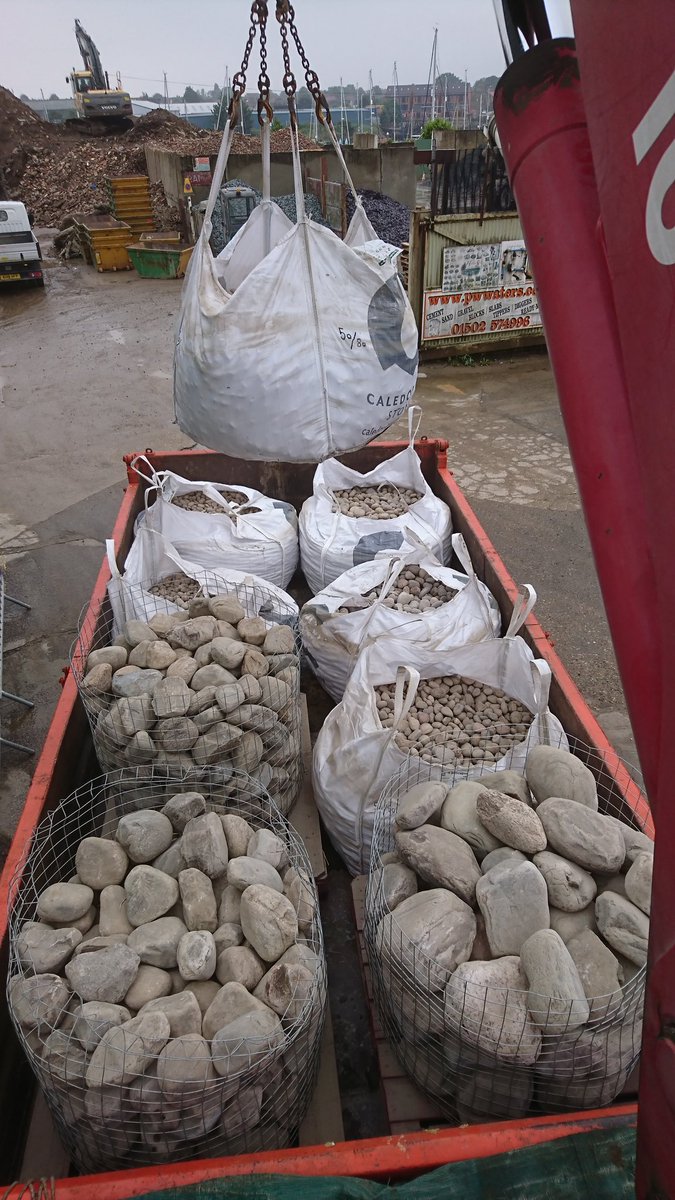 pwwaters.co.uk is the largest supplier and stockest of Decorative aggregates, Scottish Boulders, Pebbles and decorative Slates, in the area, we can deliver any quantity loose, in bags or collect from our depot in Oulton Broad,