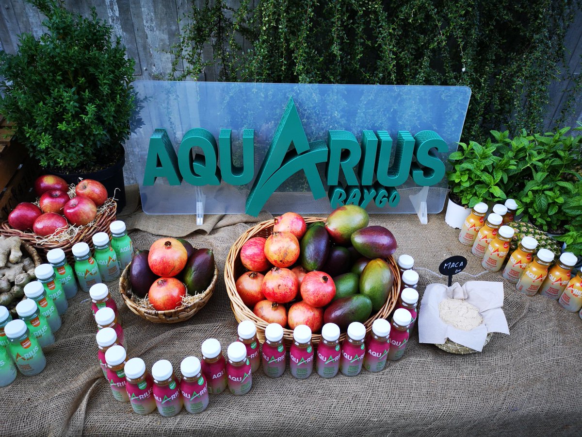 CocaColaCo_es's tweet photo. 🔴 #AquariusRayGO te aporta: 
✅magnesio 
✅manganeso  
✅vitamina C 
✅vitaminas B3, B5 y B6 
Ingredientes que te ayudan a mantener tu propia energía 💪 porque contribuyen al metabolismo energético normal y a reducir el cansancio y la fatiga. #QueGanenTusGanas https://t.co/anBSDH6EEk
