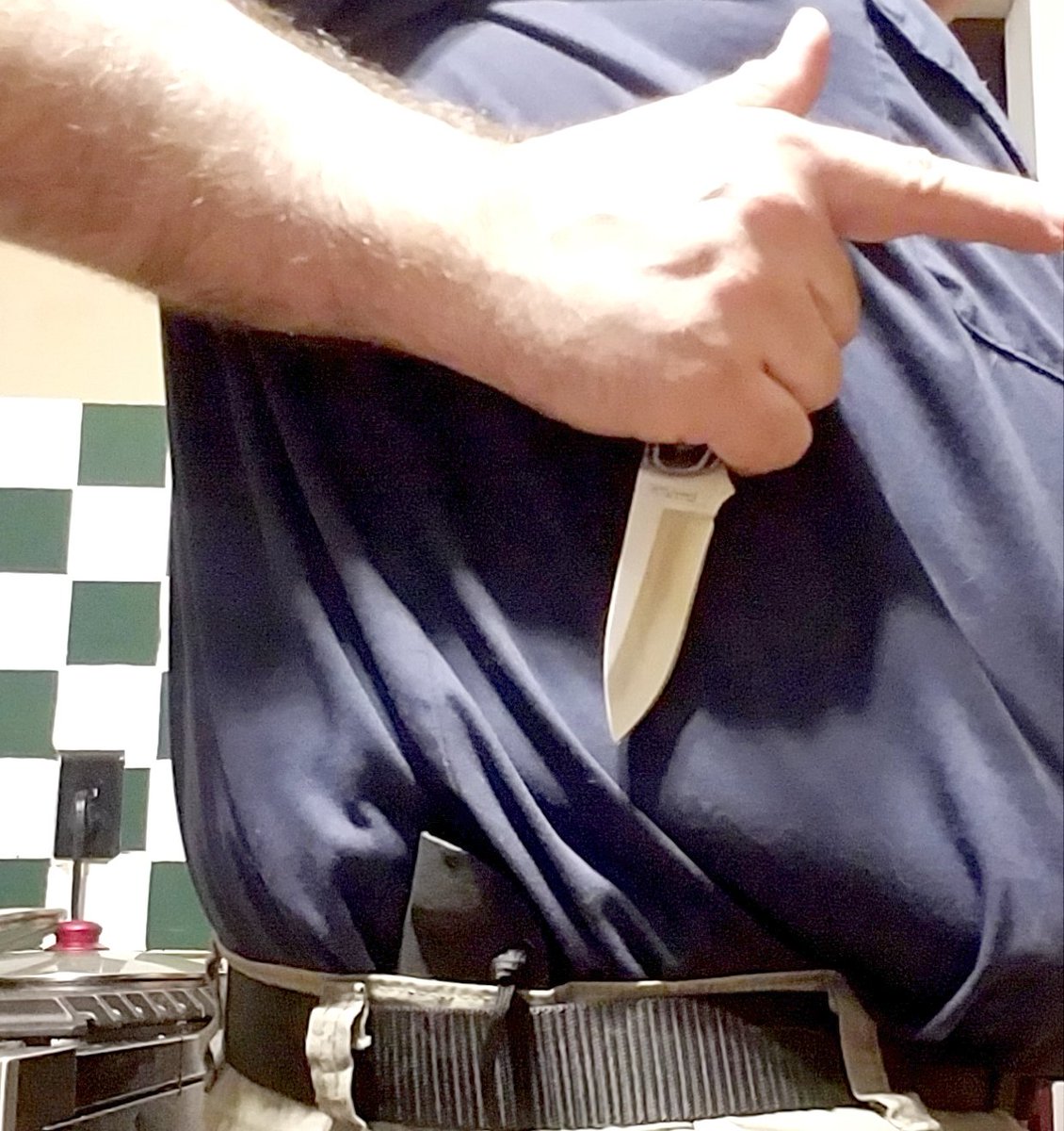 drp_fadr's tweet photo. @mrPriiNceCharmN @humblegoddess1 @LovelyJade2 I teach my daughters to holld the knife downwards with the blade out or "reverse grip", if your attacker is stronger than you.  Difficult to disarm, and great to defend yourself.  Can't grab your wrists if the knife is down, just grabs the or punches the blade when defending. https://t.co/xus3d5uUBF