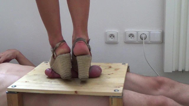 Get your copy of Hard Dick Full Weight Crush Under Wedges With Cumshot - CBT Trample today: https://t<a href="/tag/crush"class="tags"><span>#crush</span></a><a href="/tag/trample"class="tags"><span>#trample</span></a>