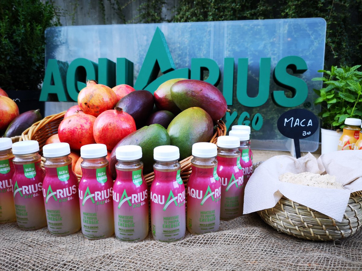 CocaColaCo_es's tweet photo. 🔴 #AquariusRayGO te aporta: 
✅magnesio 
✅manganeso  
✅vitamina C 
✅vitaminas B3, B5 y B6 
Ingredientes que te ayudan a mantener tu propia energía 💪 porque contribuyen al metabolismo energético normal y a reducir el cansancio y la fatiga. #QueGanenTusGanas https://t.co/anBSDH6EEk