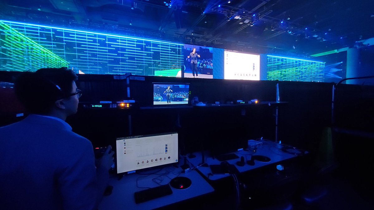 CiscoTechX's tweet image. Behind the Scenes Keynote Demo: Amy Chang demos Cognitive @CiscoCollab @CiscoLive #CLUS