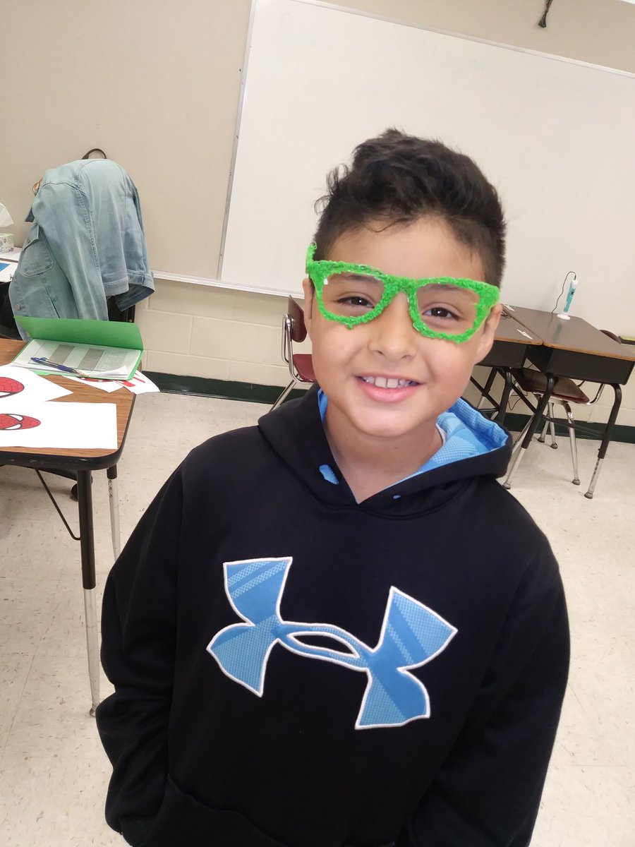 LES_ACE2018's tweet photo. Sporting a new pair of glasses #3DPens #ACESummerEnrichment https://t.co/fZXEzPmffj