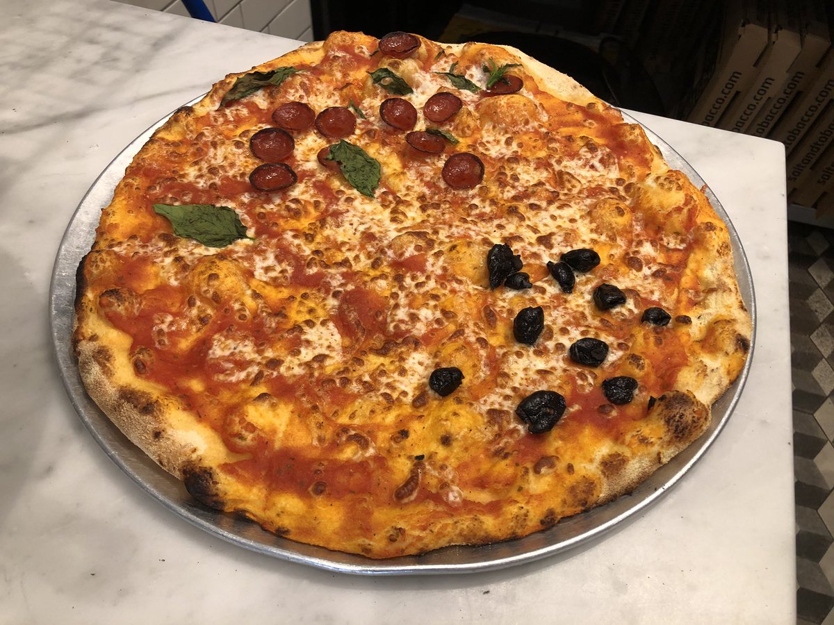Winchester Grade 1/2 students made some good looking pizzas today!  #mathlesson #weightvsvolume #cookingwithkids #saltandtobacco #TDSB #winchesterschool