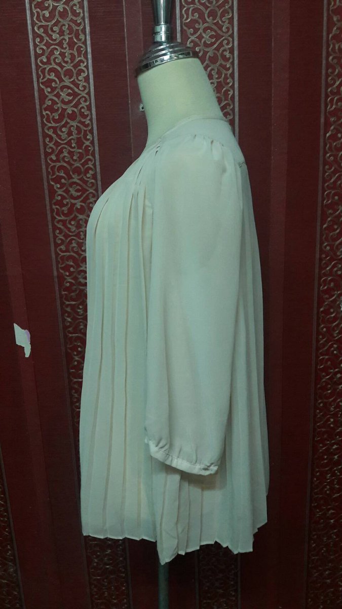 weenawan05's tweet image. เสื้อชีฟองแขนยาว คอกลม งานจับกลีบั้งตัว สวยดูดี รหัส C08
อก 25 นิ้ว 
ยาว  24 นิ้ว
แขน 17  นิ้ว
ราคา 100 บาท
สอบถามเพิ่มเติมได้ที่
IDLine : @maengposhop
Website ; maengposhop.com
Fb : facebook.com/maengposhop
Tel : 095-9269995 , 095-4466985