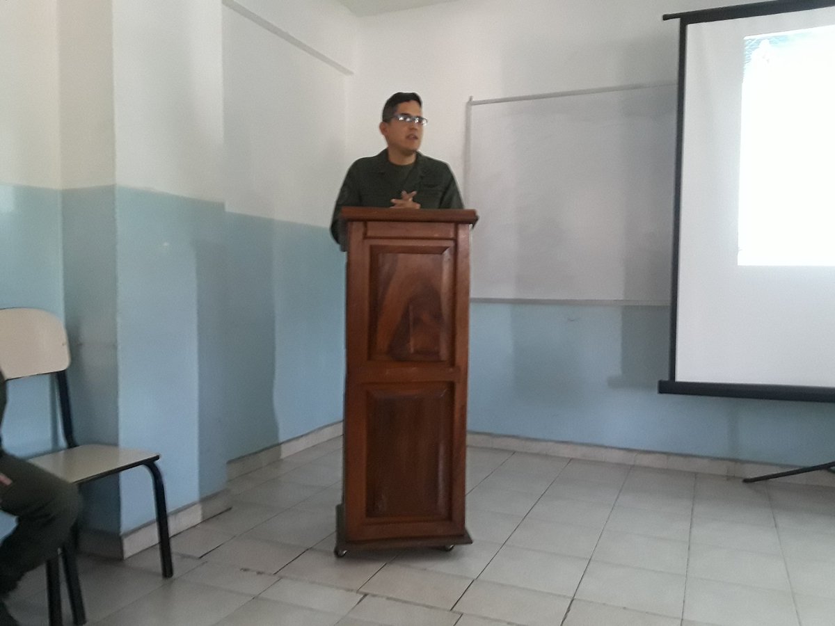 ceppunefacagua's tweet photo. Hoy se llevo a cabo Defensa informe de pasantías,a cargo del licenciado Henry Colina jefe del departamento de Pasantia de nuestra extensión. @Nucleo_Aragua @UnefaVrrCentral @Extension_Cagua @unefa_ve https://t.co/BGFHdHioPc