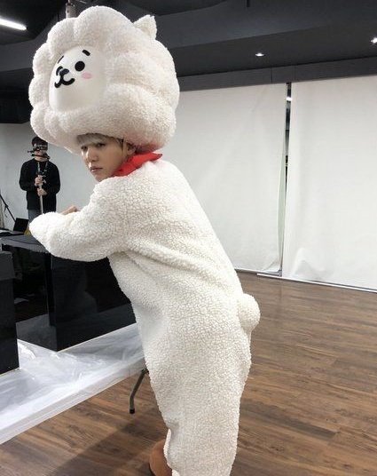 Taylor Swift as Min Yoongi