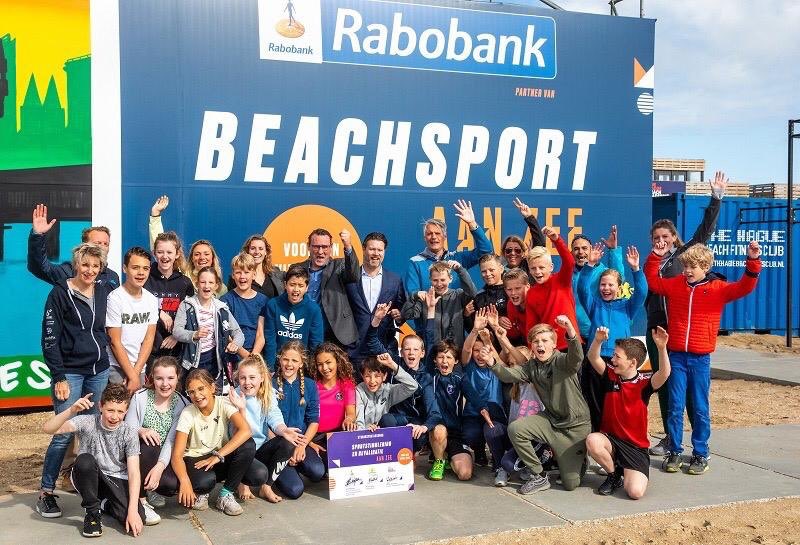 RicharddeMos's tweet photo. Hoppa - een geweldig strandakkoord met het @BeachstadiumNL The Hague Beach Stadium en de @Rabobank @RaboRegioDH: we gaan #scholieren, #ouderen, revaliderende patiënten en #bedrijven naar het #strand brengen om daar te sporten. Fit Den Haag ✅ op #Scheveningen https://t.co/gofDeaUeKC