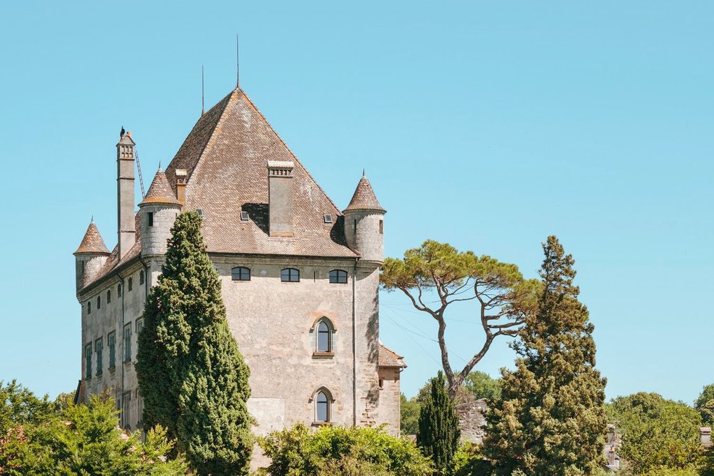bobstricklin's tweet photo. Did you know that there are castles for sale in France that cost less than a two bedroom apartment in Australia?
*
*

*
#realestatefacts #funfacts #realty #realtor #newhomes #properties #slorealestate #slorealtor #sanluisobispohomes #sanluisobisporealestate #stickwithstrick https://t.co/guQGEFKM7Z