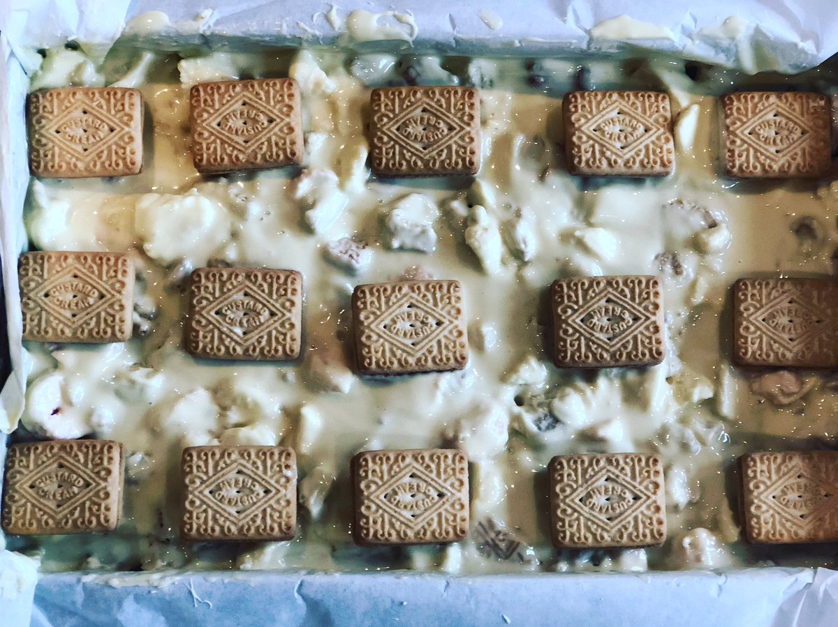 Mixitupbakes's tweet photo. A new flavour rocky road for @_makersmarket at #Stafford on #Saturday.  White Chocolate kitkat and custard cream. #rockyroad #staffordshire #makersmarket https://t.co/vZQHJAKkZl