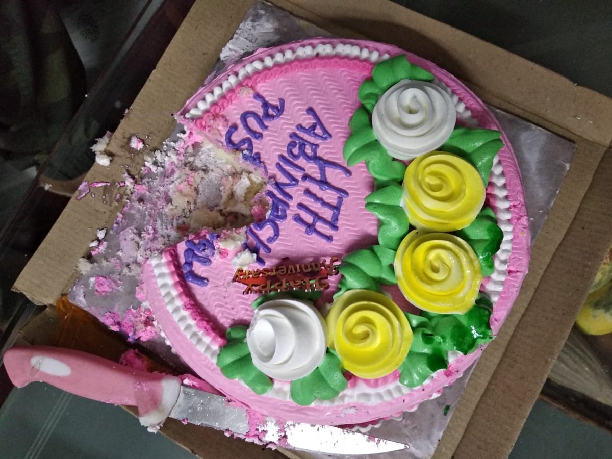 Chakradhar2311's tweet image. Happy Marriage Anniversary of my son #AvinashSingh n daughter in law #Puspanjali
May God bless them !