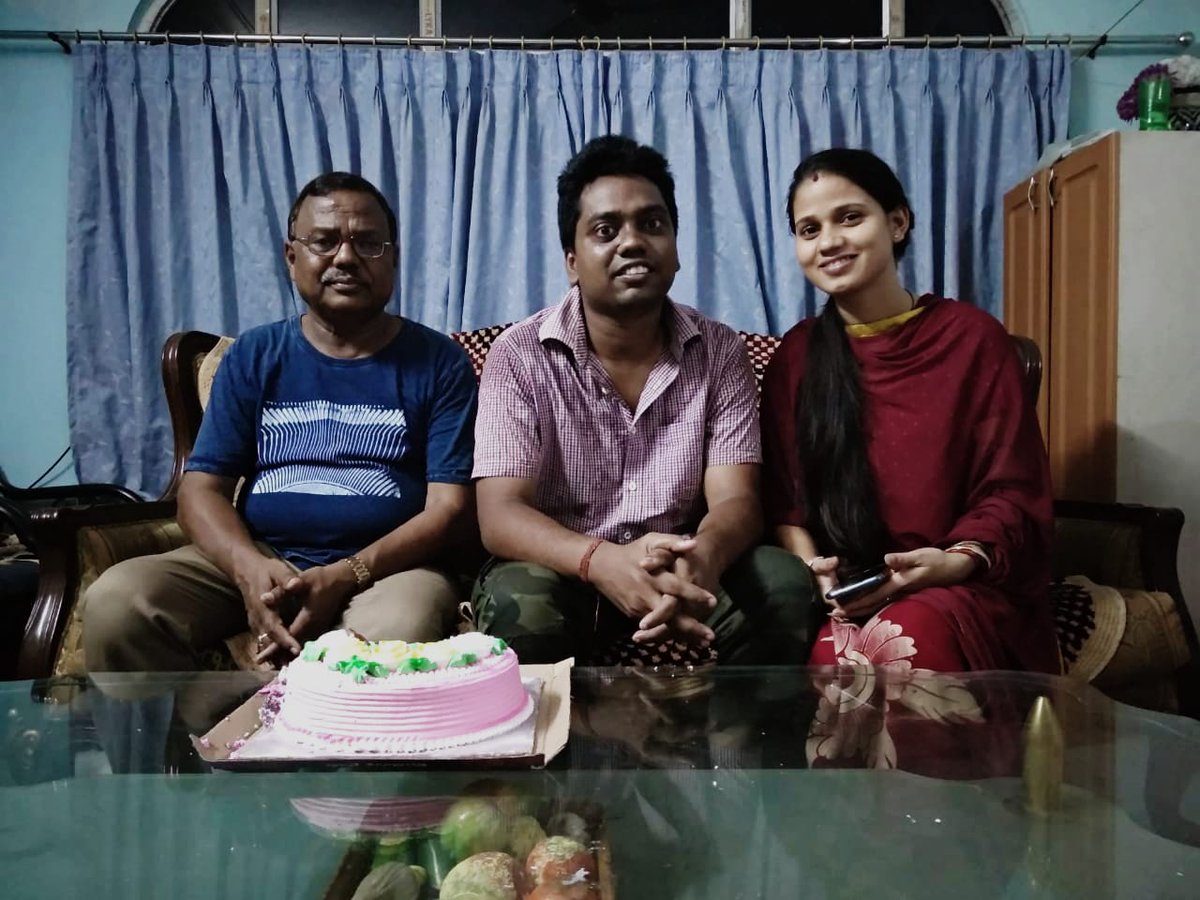 Chakradhar2311's tweet image. Happy Marriage Anniversary of my son #AvinashSingh n daughter in law #Puspanjali
May God bless them !