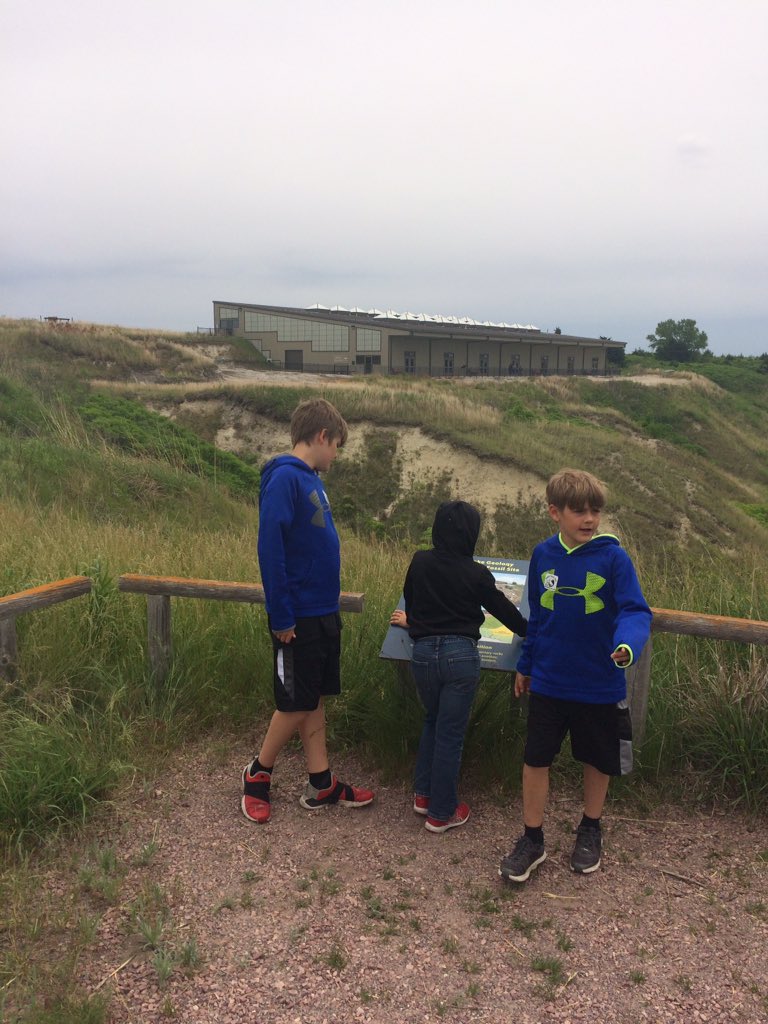 T_Anderson327's tweet photo. Boys enjoying some #summerlearning @AshfallFossilBeds today #AshfallFossilBeds https://t.co/Ho0YRTW7YM