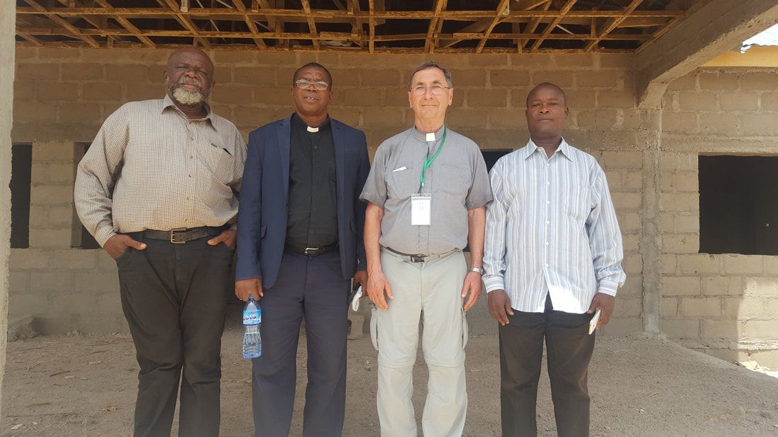 KateriMed's tweet image. The #BuildingCommittee in #Gusau #Nigeria - managing the details of #building and #running #clinics
buff.ly/2nSnwBz