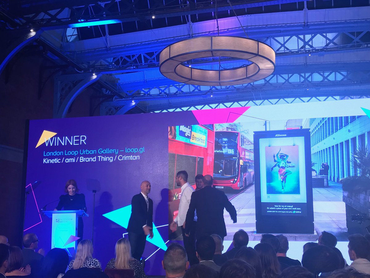 Nicloni1's tweet photo. And the SME award goes to @kineticwwUK for London Loop. Well done team 🙌 #OMAs2019 https://t.co/sTK8asr1Is