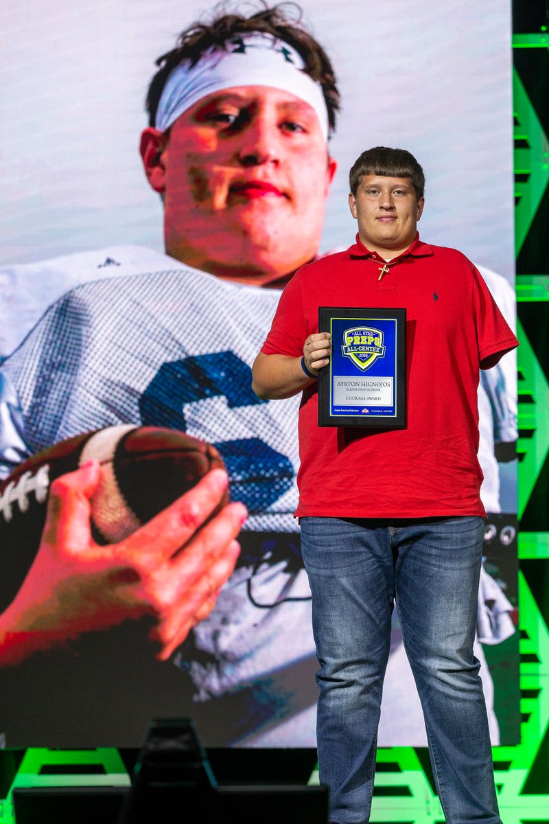 Rickyprep's tweet photo. Our Courage Award for the Best Of Preps ceremony went to Ayrton Hignojos of @LeanderISD Glenn HS. Plays football with one arm. Standing ovation for him @statesman #centexpreps https://t.co/7EDTkpUm0K