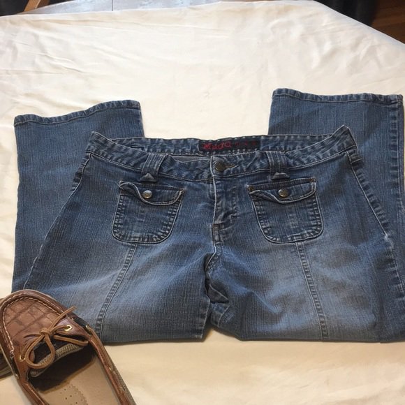 WickiWishes's tweet photo. So good I had to share! Check out all the items I'm loving on @Poshmarkapp from @smilebigfashion #poshmark #fashion #style #shopmycloset #niteline #mudd #hottopic: https://t.co/u0cYRMWGCa https://t.co/XI6HRDV7J0