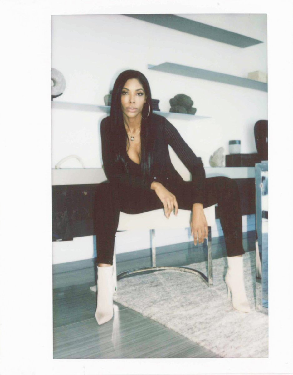 goodamerican's tweet photo. Back to business 💥 @thebilliejeanz of the #goodsquad in The Be-Sheer-Now Low Down & Good Legs Black001, available now: https://t.co/Ox39G8lLSh #goodsquad #goodlegs https://t.co/6lWZHyPOJl