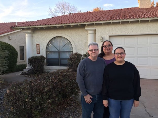 SecretaryCarson's tweet image. "It was very rewarding to have the house keys handed to us. That little home is an entire blessing." Read more about Sharon's path to homeownership here: hud.gov/HumansofHUD#sh… #NationalHomeownershipMonth #HumansofHUD
