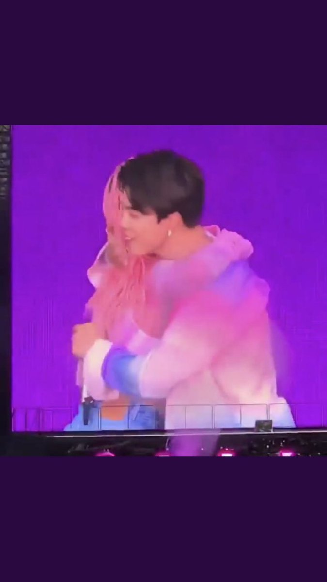 isa_justmee's tweet photo. Halsey with some of ma boys💜
She is me in another life
She is an #ARMYSOS : confirmed https://t.co/FUdUxZfmWg
