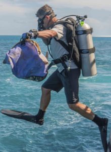 KeyWestCitizen's tweet image. #FamiliarFaces: Glenn Simpson spends many of his days taking care of Ft. Jefferson, but the journey that led him to become the park manager began on the other side of the country. Read the full story and more by subscribing to The Citizen online!

#ICYMI

keysnews.com/article/story/…