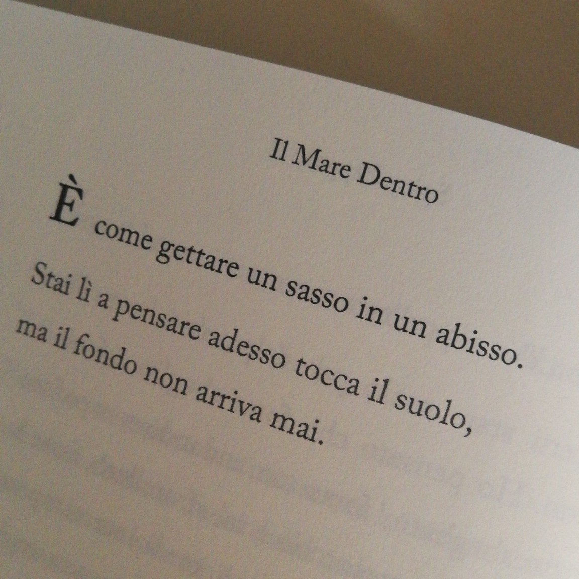 claudia_enea's tweet photo. @letsbookorg #siamofortissimi 38 libro 2019 Il Mare dentro di @SpicyWriterOf. Che consiglio agli amanti della poesia e non. Una raccolta di pensieri introspettivi che esprimono tutto il dolore per un amore a senso unico,un amore sordo e forse egoistico. https://t.co/mxAZFUfobs
