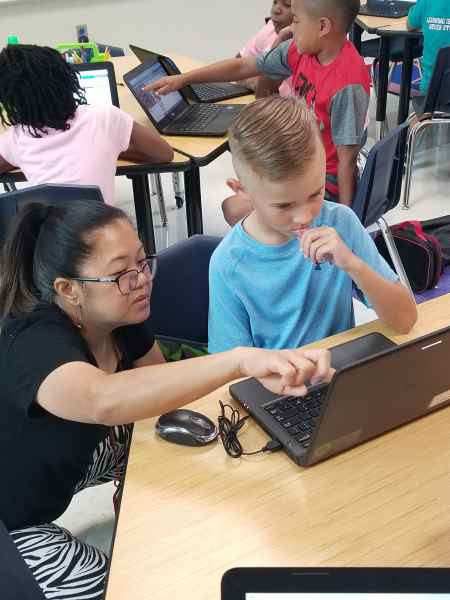MeridianaElem's tweet photo. Meridiana Spy Camp - Powering up to Excellence with Coding. Using Flurbs and Candy maps to think about directional designs for coding. @MeridianaElem @AlvinISD https://t.co/TD9b415Yon