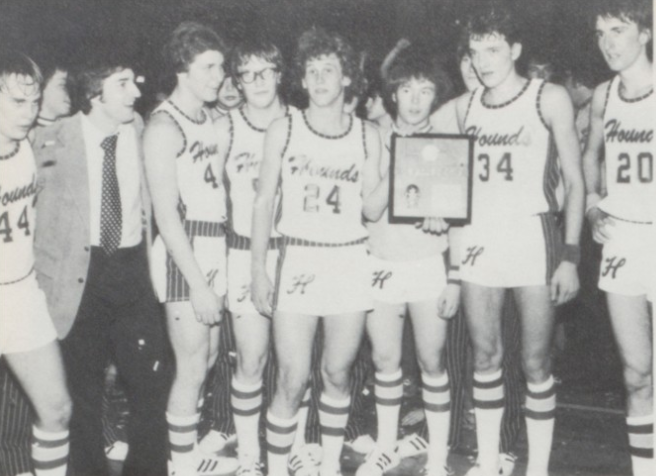 SuitUpVarsity's tweet photo. Hildreth's #nebprepsGOAT nominee Crale Bauer was only the 3rd Class D player to win @OWHSports first team all-Nebraska honors in 1978.  Here is Bauer #20 on the far right as the Hounds celebrate their district title and taking a jump shot against Axtell. https://t.co/3d6qf5rXj6