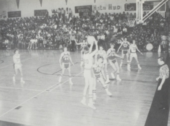 SuitUpVarsity's tweet photo. Hildreth's #nebprepsGOAT nominee Crale Bauer was only the 3rd Class D player to win @OWHSports first team all-Nebraska honors in 1978.  Here is Bauer #20 on the far right as the Hounds celebrate their district title and taking a jump shot against Axtell. https://t.co/3d6qf5rXj6