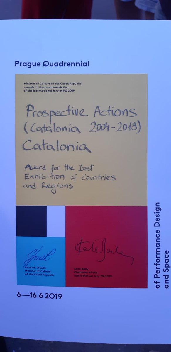 "Prospective Actions" de Catalunya guanya el Premi a la millor instal.lació de @PQ_2019 "Art must be always free" diu la comissària Marta Rafa en recollir el premi. Felicitem a tots els participants que ho han fet posdible <a href="/IRLlull/">Institut Ramon Llull</a>