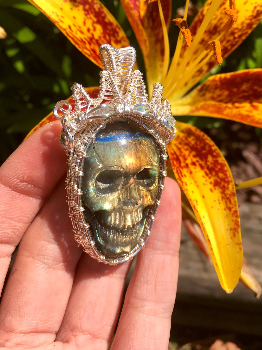 lexiehaze's tweet photo. Labradorite &amp; Aquamarine Skull Pendant✨ https://t.co/Af08tUBFIm
