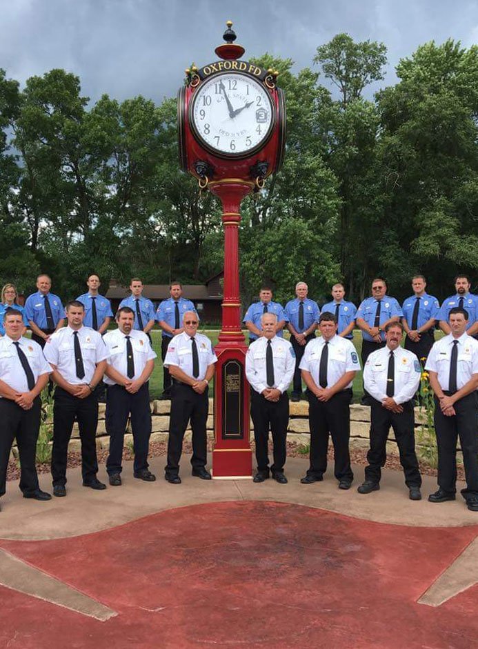 TheVerdinCo's tweet photo. The Oxford (WI) Fire Dept’s Firefighter Memorial features a custom Verdin #postclock, donated in memory of Capt Karl Spath by his wife. His helmet shield #3 is depicted on the clock dial.
Verdin was honored to build this very special clock. https://t.co/8asYslJTj9