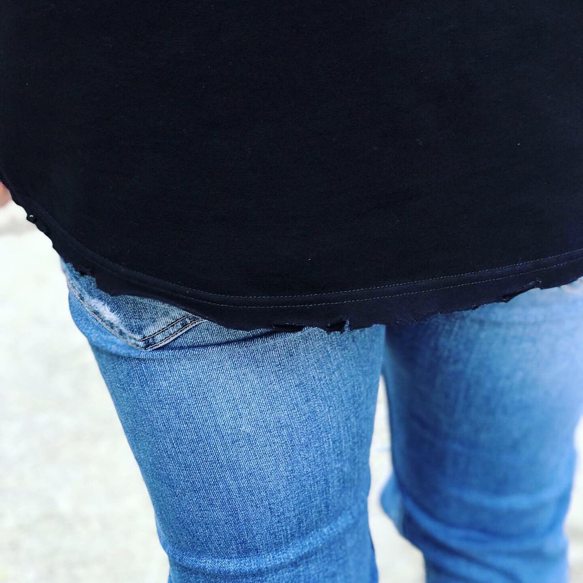 a2b_couture's tweet photo. 🚨PREVIEW🚨
We have another preview for you 👀
•
Introducing our Distressed Oversized Fit ‘Identity’ Tee. With distressed detail around the hem of the tee and sleeves, this one’s set to be a popular choice🔥😍
•
Will be releasing more previews as we get closer to the release💥 https://t.co/Las3cvRlXY