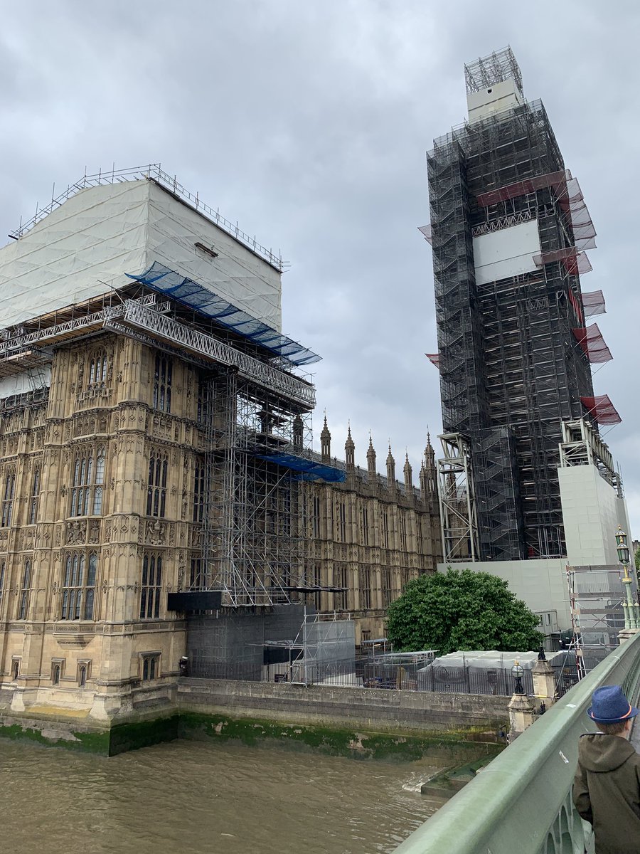 Always wanted to see Big Ben. Now I finally came here, and... this 😂