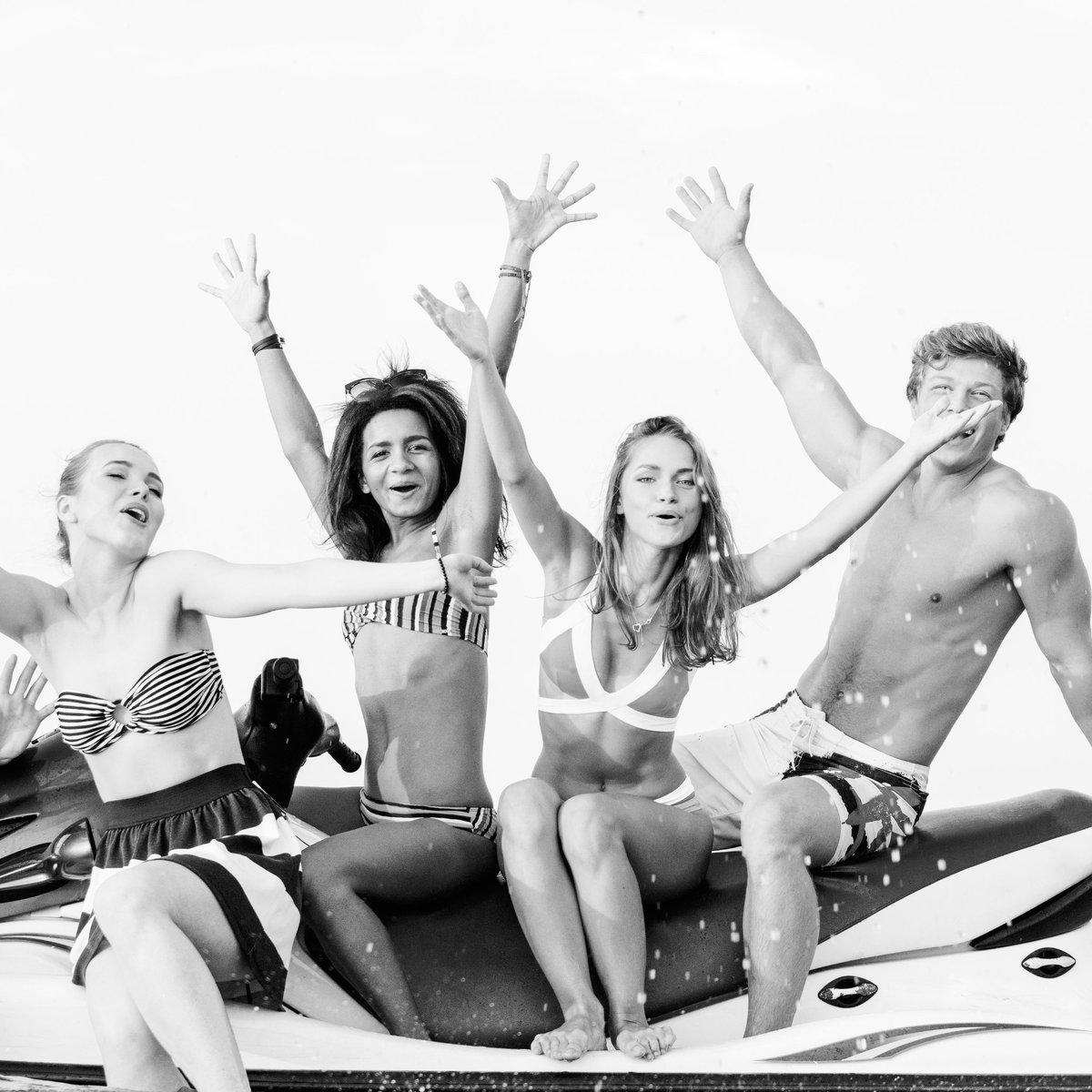Irontreegear's tweet photo. Hang out &amp; don't miss out! 💦😄

#ITG #irontreegear #tuesday #funday #tuesdayfunday #hangingout #jetski #ocean #friendshipgoals #havingfun #beach #hangingoutwithfriends #goplay #goplayoutside #gooutsideandplay #beachingit #instagram #instalove #instagood https://t.co/BF4rqyyJKT