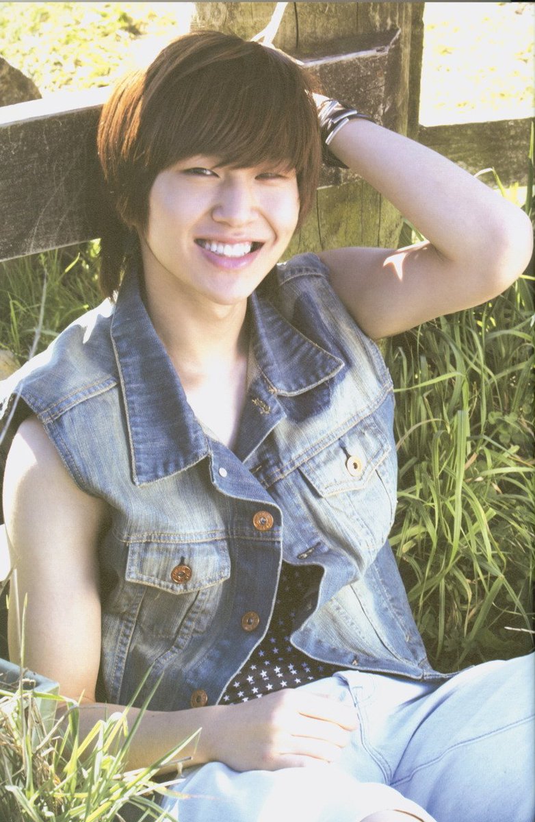 onew pics tweet media